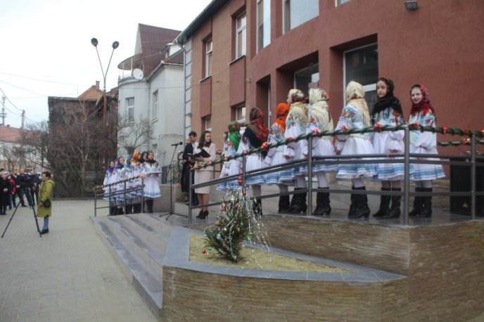 Відкрито Мукачівський центр дитячої та юнацької творчості: як він зараз виглядає – 01