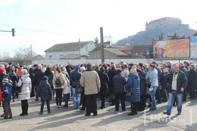 У Мукачеві вірники пройшли Хресну дорогу – 15