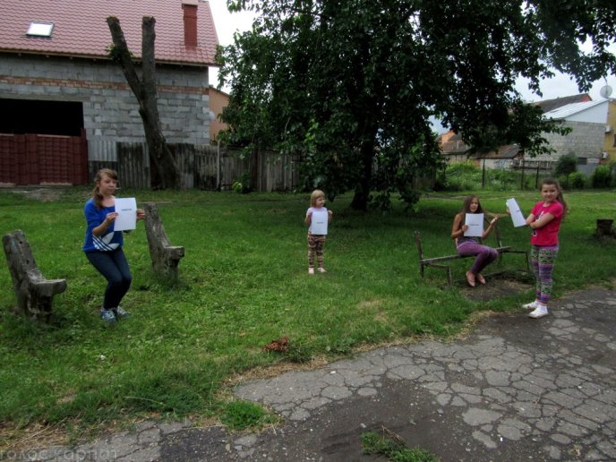 У Мукачеві діти влаштували дотепний флешмоб – 02