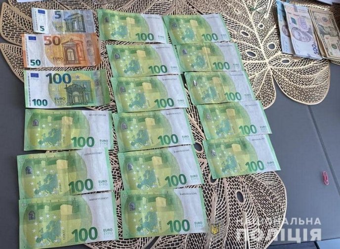 На Закарпатті медсестра "заробляла" близько 500 тисяч гривень щомісяця – 05