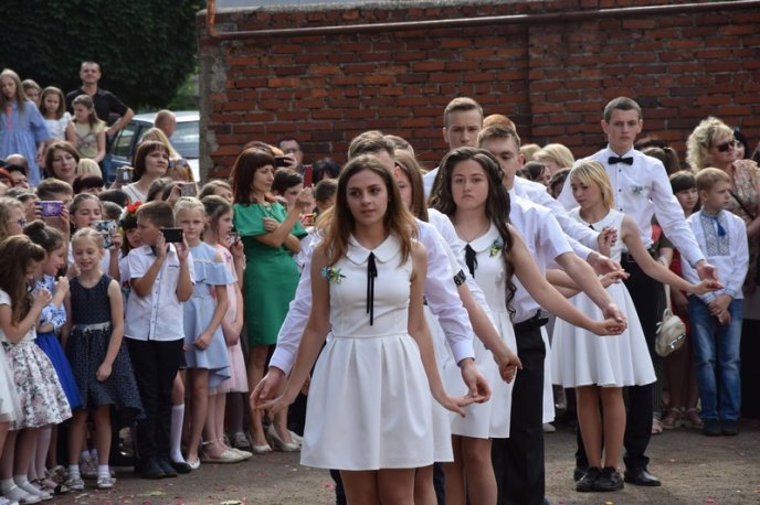 У школах Мукачева пролунав останній дзвінок – 48