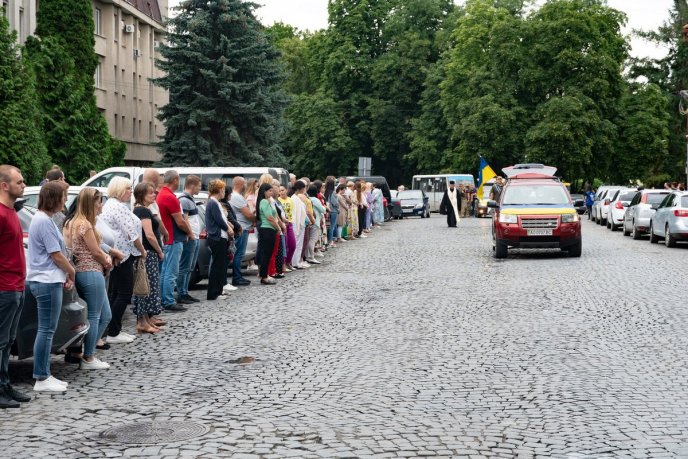 Закарпаття попрощалось із 39-річним військовим – 01