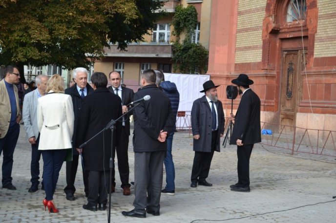 В Ужгороді відкрили пам’ятний знак жертвам Голокосту у вигляді шестикутної зірки Давида – 17