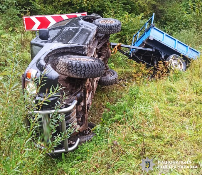 Автомобіль перекинувся: обірвалось життя закарпатця – 01 Аварія поблизу міста Турка