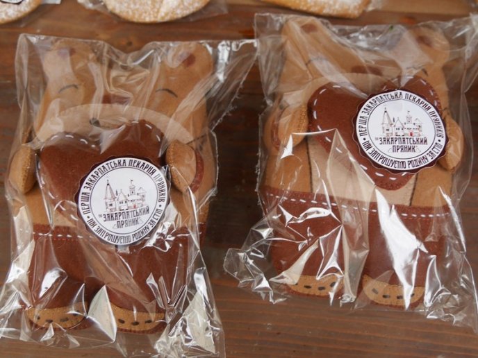 В Ужгороді розпочався новорічно-різдвяний ярмарок – 08