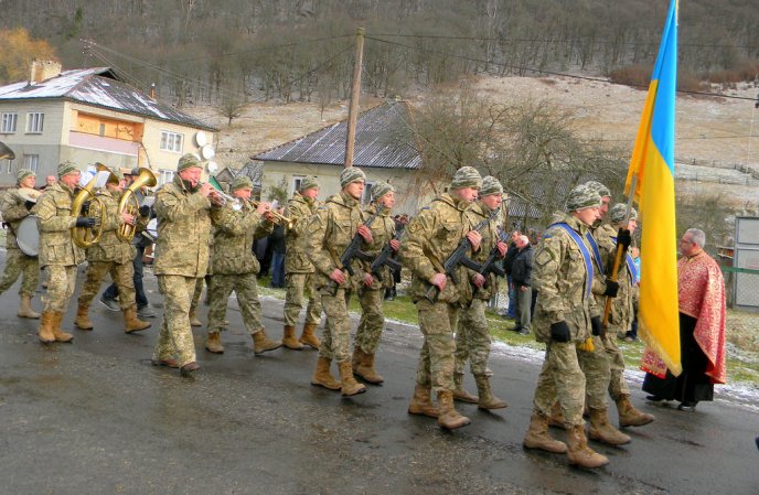 На Воловеччині попрощались із загиблим бійцем АТО Віталієм Горбатюком – 11 На Воловеччині попрощались із загиблим бійцем АТО Віталієм Горбатюком – 11