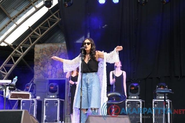 Джамала дала неймовірний концерт в обласному центрі та зробила з Ужгородом фото на згадку – 05