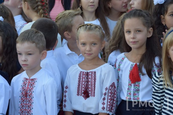 У ЗОШ №4 міста Мукачева пролунав перший дзвінок – 02