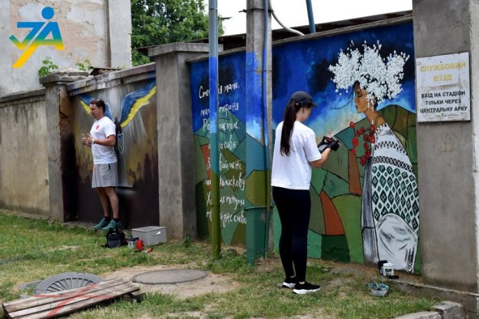 В Ужгороді створили нові патріотичні мурали – 04
