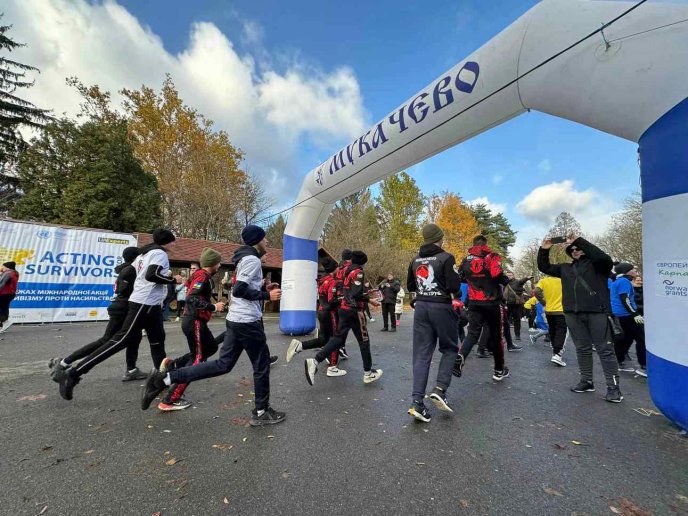 У містах Закарпаття долучилися до забігу «Acting for survivors» – 04