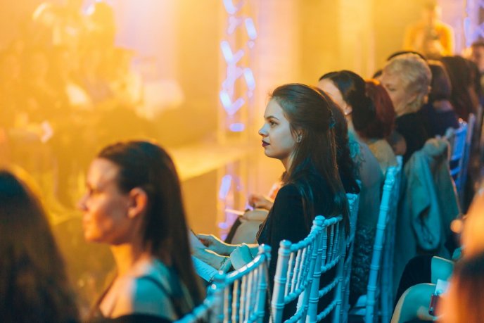 Мода заради життя: на Закарпатті відбувся ІІІ-й благодійний показ мод дизайнерки Роксолани Новак – 83