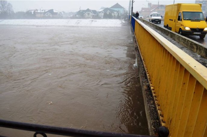 Вода у Латориці в межах Мукачева піднялась на понад метр – 01
