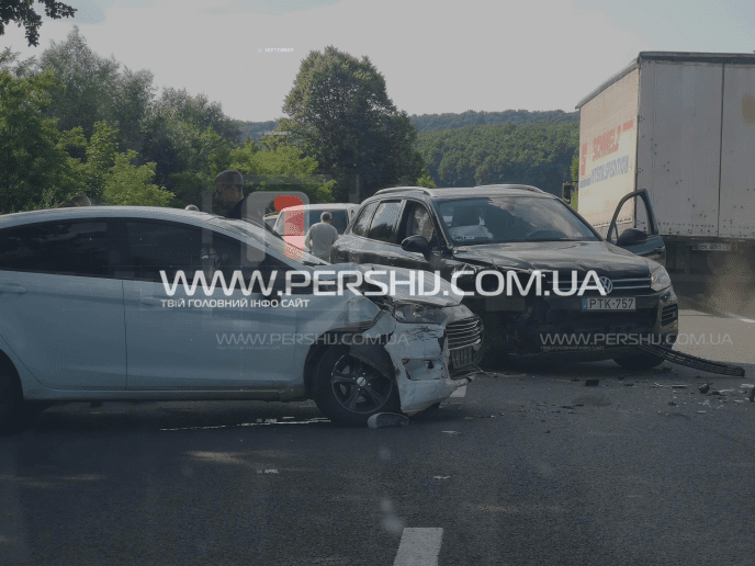 На Мукачівщині сталася аварія: авто сильно пошкоджені – 02