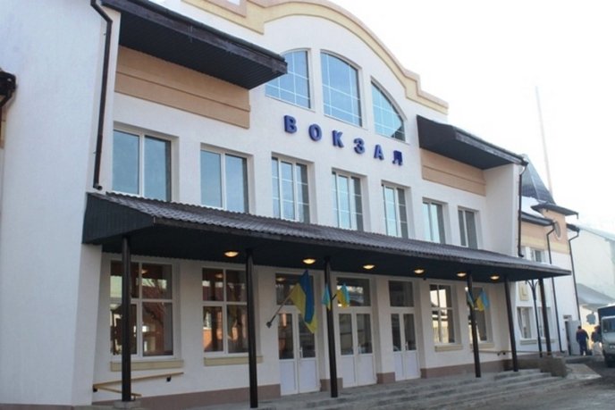 Відремонтований вокзал у Рахові відкрили з усіма “помпезностями” (ФОТО) – 01 Відремонтований вокзал у Рахові відкрили з усіма “помпезностями” (ФОТО) – 01