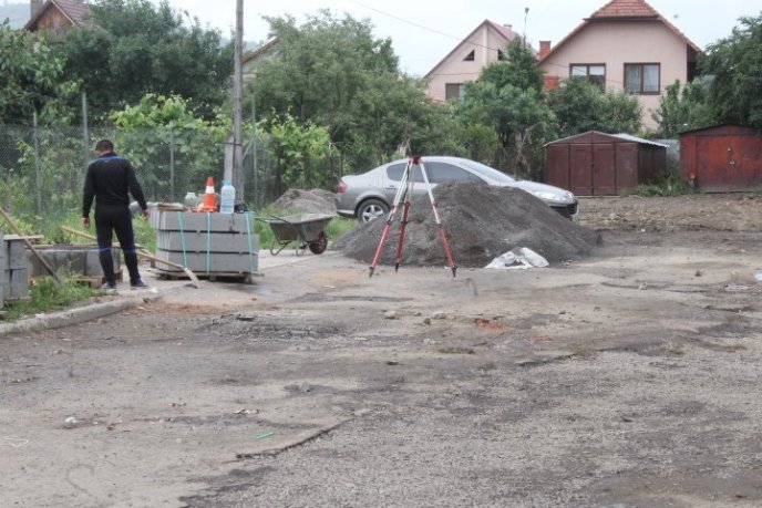 На вулиці Університетській у Мукачеві ремонтують внутрішньоквартальні проїзди – 02