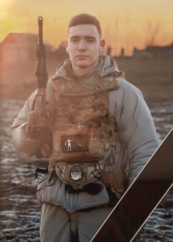 На війні загинув молодий захисник із Мукачева – 01 На війні загинув мукачівець Денис Білий