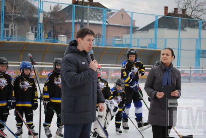 У Мукачеві урочисто відкрили льодову ковзанку (ФОТОРЕПОРТАЖ) – 12