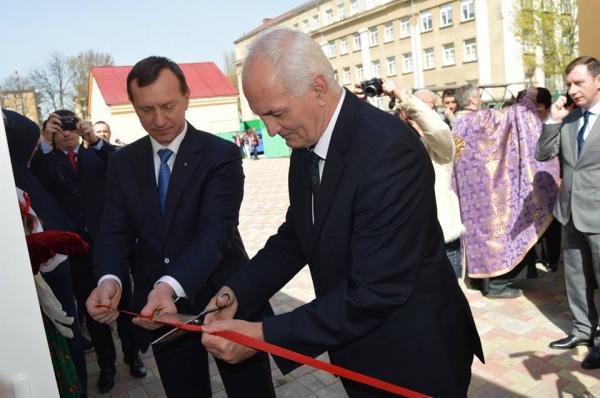 В Ужгороді урочисто відкрили туристичний велоцентр – 10