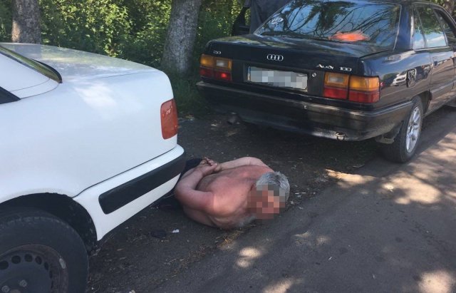 СБУ викрила організоване угруповання, яке нелегально переправляло людей у ЄС – 02