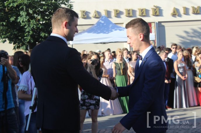 У Мукачеві нагородили випускників-медалістів – 66