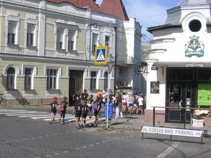 32 бігуни взяли участь у Перечинському напівмарафоні – 01