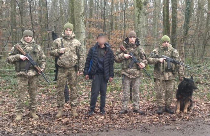 На кордоні із Словаччиною затримали 7 чоловіків призовного віку – 01