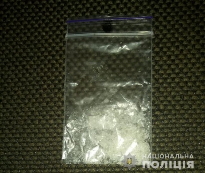 У 25-річного чоловіка знайшли метамфетамін – 02 У 25-річного чоловіка знайшли метамфетамін – 02