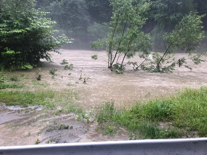 Закарпаття підтоплює: краян попереджають про небезпеку – 02 Закарпаття підтоплює: краян попереджають про небезпеку – 02