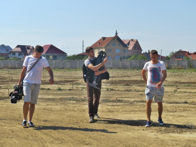 "На Закарпатті пенсіонери вже дошками пахнуть, а у Німеччині на "Мерсах" їздять", – Михайло Кополовець про своє життя у Німеччині  – 07