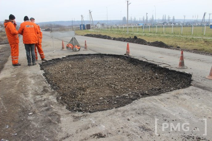 На вулиці Пряшівській-об’їзній почали ліквідовувати тріщини – 10