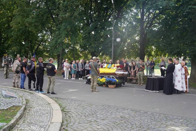 Воїну було лише 22 роки: в Ужгороді поховали мужнього захисника – 02 Воїну було лише 22 роки: в Ужгороді поховали мужнього захисника – 02