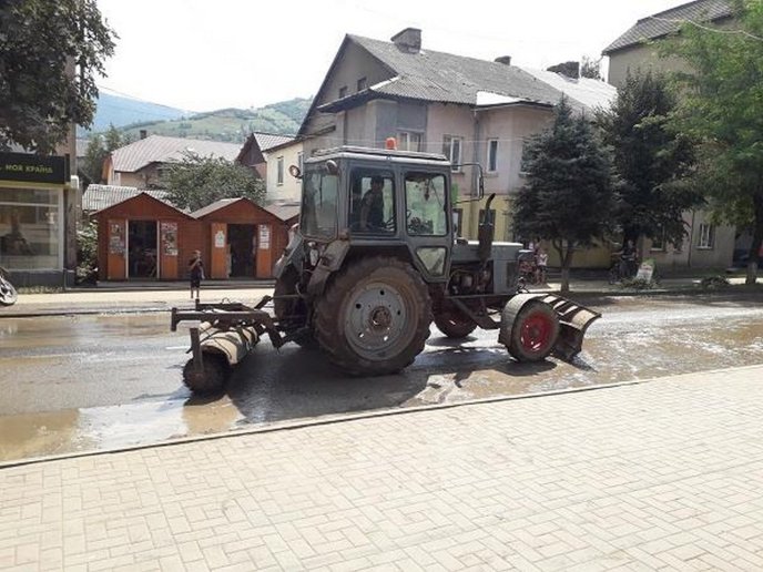 У Рахові продовжують ліквідовувати наслідки негоди – 10