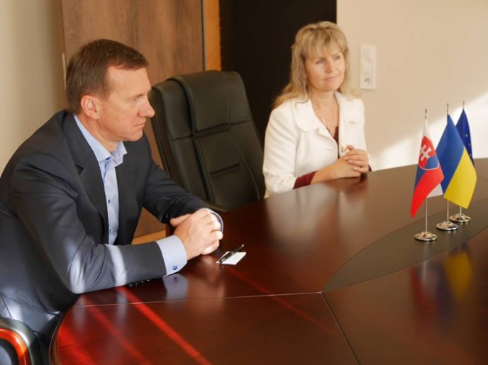 Мер Ужгорода Богдан Андріїв зустрівся з Генконсулом Словаччини в Ужгороді – 02