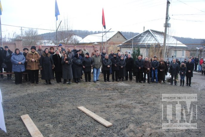 На Мукачівщині прощались з добровольцем "Айдару" Олегом "Скіфом" Сидором (ФОТОРЕПОРТАЖ) – 02