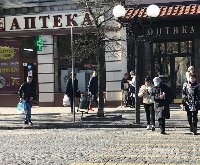 Нема антисептиків та масок: що коїться в аптеках Мукачева – 01 Нема антисептиків та масок: що коїться в аптеках Мукачева – 01