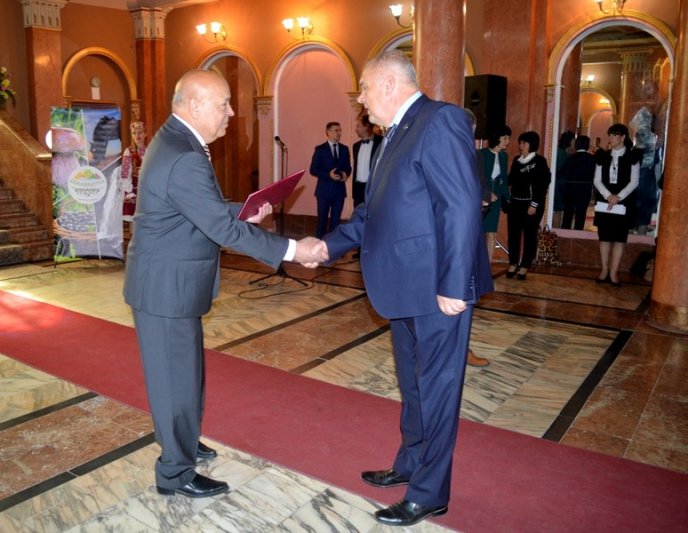 На Закарпатті відзначили кращих представників сфери туризму – 07