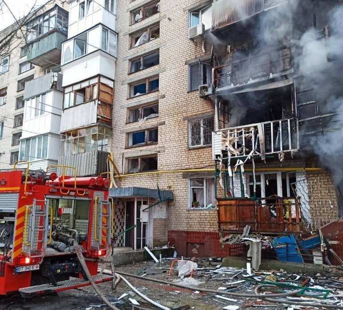 Окупанти завдали масованої атаки по обласному центру України: відомо про 7 поранених – 01