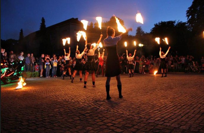 В Ужгороді байкери з різних країн Європи влаштували світлове шоу – 04