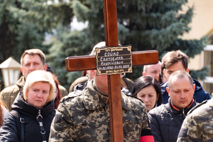 В Ужгороді поховали загиблого на війні Героя – 04