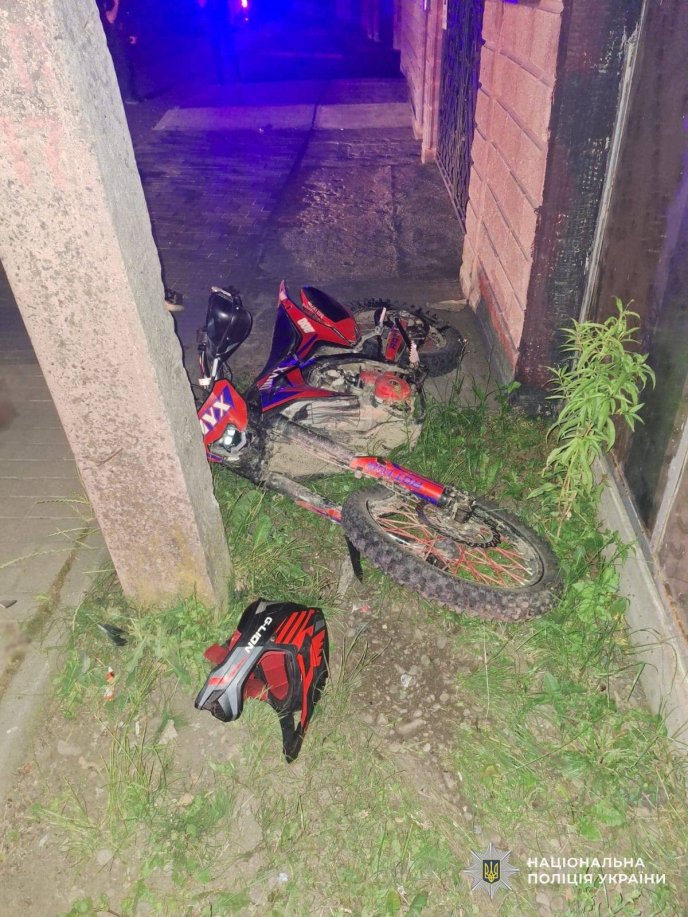 У ДТП на Закарпатті загинув 17-річний мотоцикліст, його пасажир у реанімації – 01