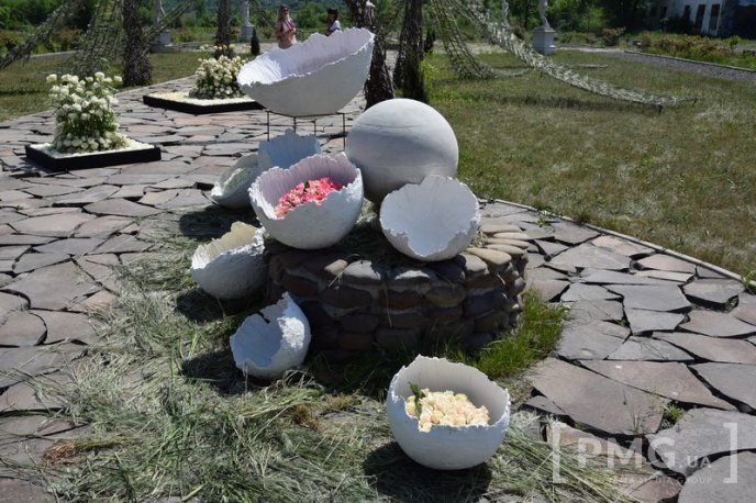 У Чинадієві стартував квітковий фестиваль "Кохання в Сент-Міклош" – 09