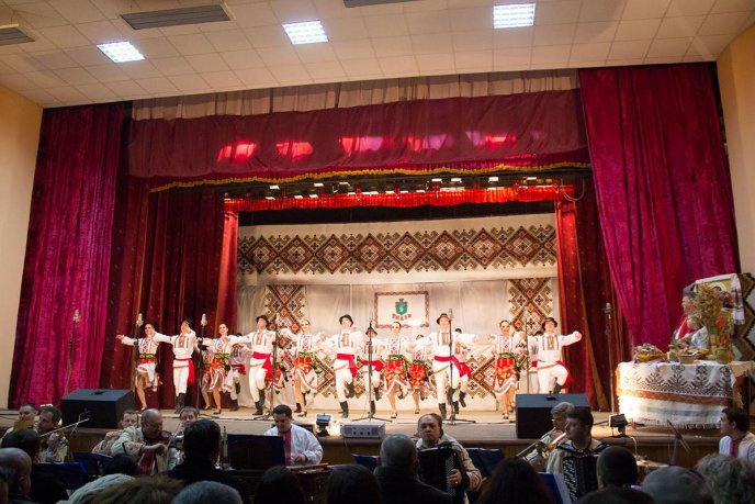 Хор імені Верьовки привіз у Рахів різдвяний концерт – 03