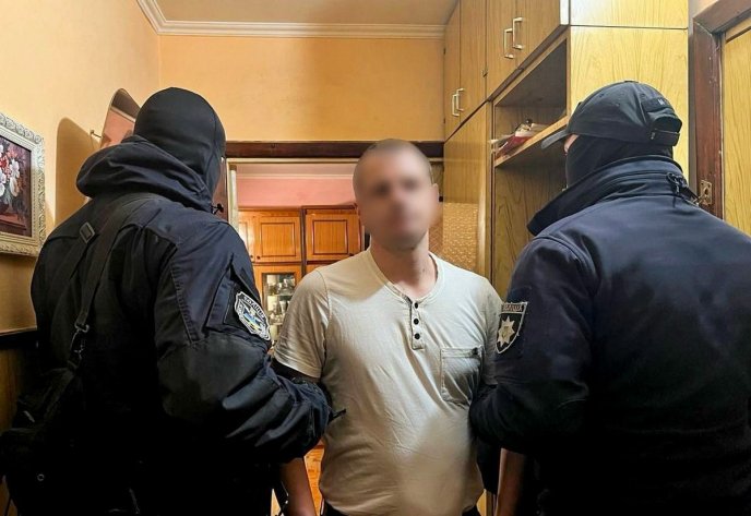 Обшуки провели в Ужгороді та Мукачеві: в області викрили злочинне угруповання – 07