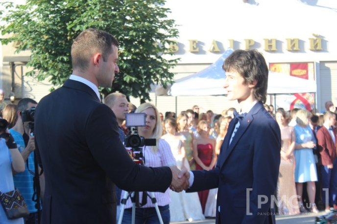 У Мукачеві нагородили випускників-медалістів – 61