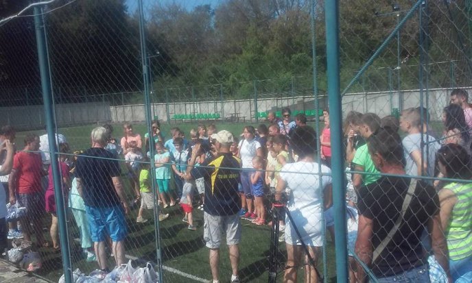 Діти учасників АТО із Закарпаття отримали спортивну форму зі США – 05