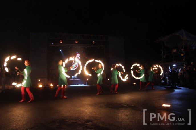 Яскраве святкування Дня святого Мартина у Мукачеві: парад ліхтариків, лицарські бої та вогняне шоу – 113 Яскраве святкування Дня святого Мартина у Мукачеві: парад ліхтариків, лицарські бої та вогняне шоу – 113