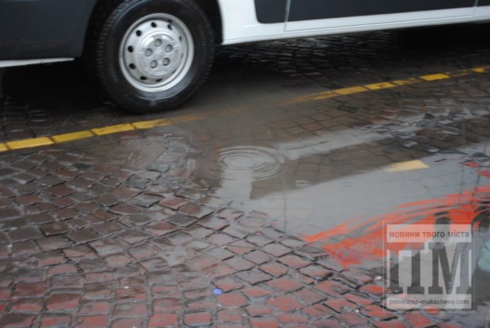 Як підтопило Мукачево під час сьогоднішньої зливи (ФОТОРЕПОРТАЖ) – 03
