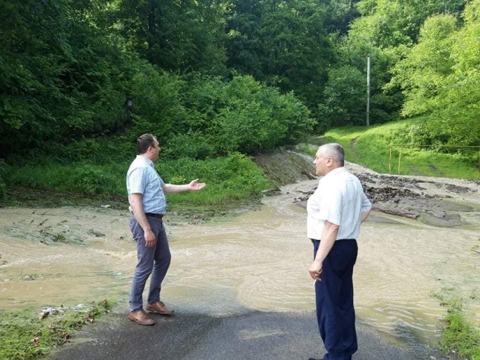 Зруйновано 4 мости, підтоплено 40 дворогосподарств: негода накоїла лиха у селі на Іршавщині – 19