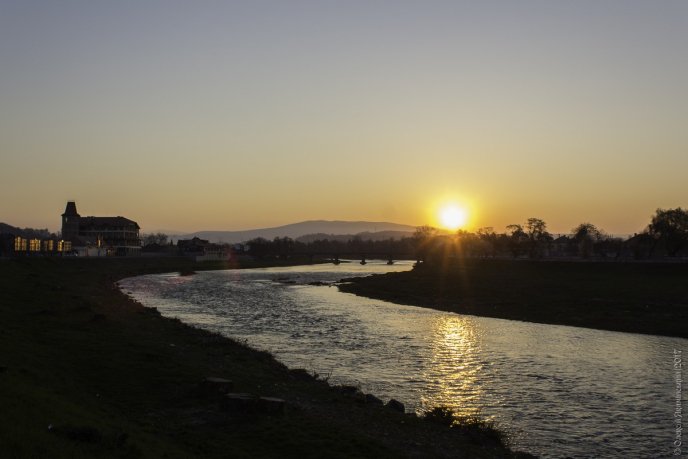 "Се мій Варош": мережу підкорюють неперевершені фото Мукачева – 03