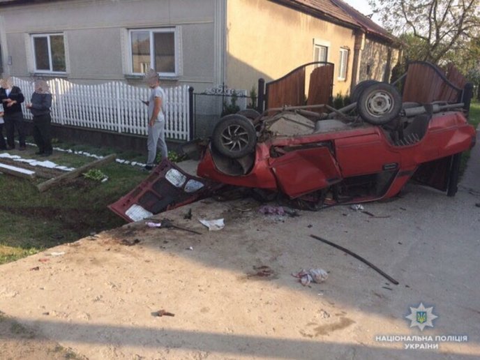 На Мукачівщині сталася моторошна ДТП. Постраждали двоє дорослих і дитина – 01
